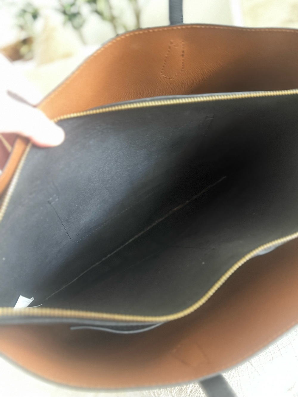 Triple Compartment Quince Italian Leather Black work tote bag - Picture 5 of 16